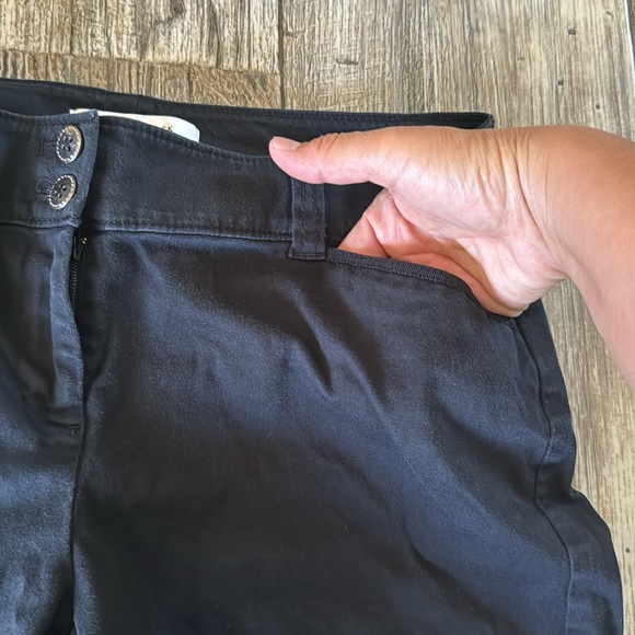 WHITE BLACK/HOUSE MARKET WOMEN BLACK SHORTS, SIZE 2 - Picture 9 of 12